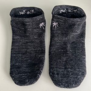Pure Barre Tavi Noir Sticky Socks Dark Grey Small